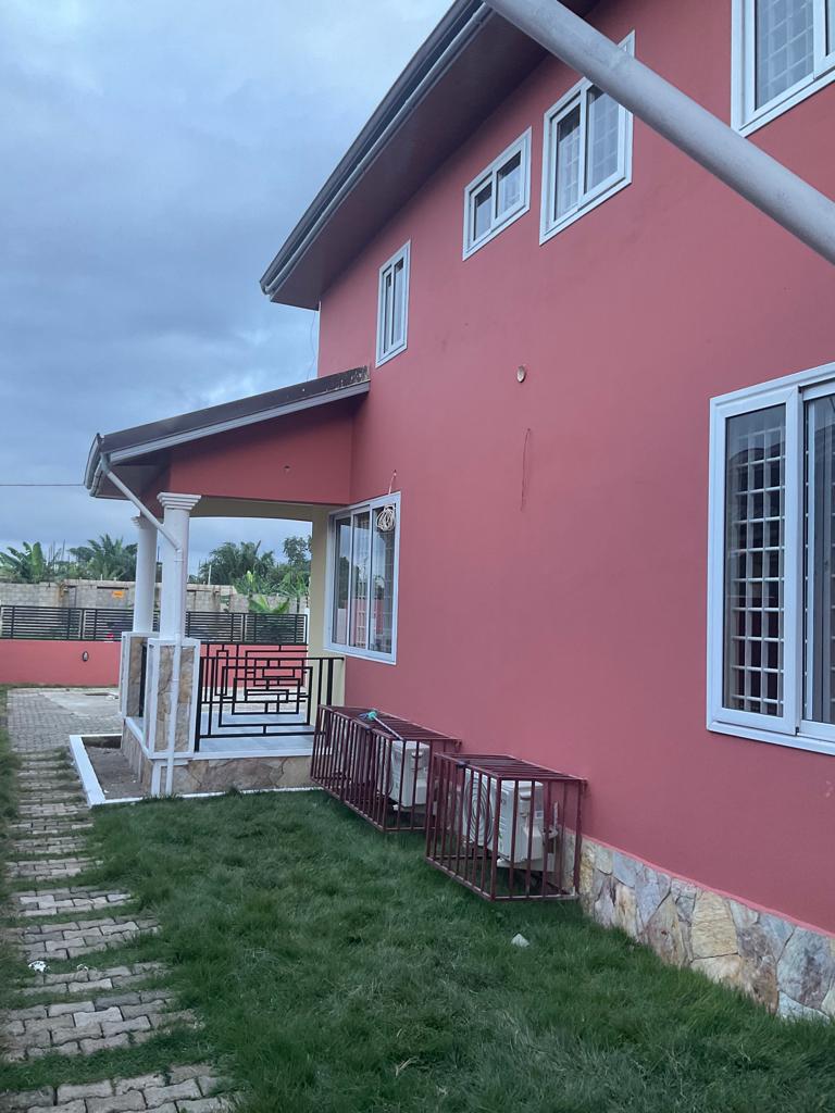 luxurious 4 bedrooms